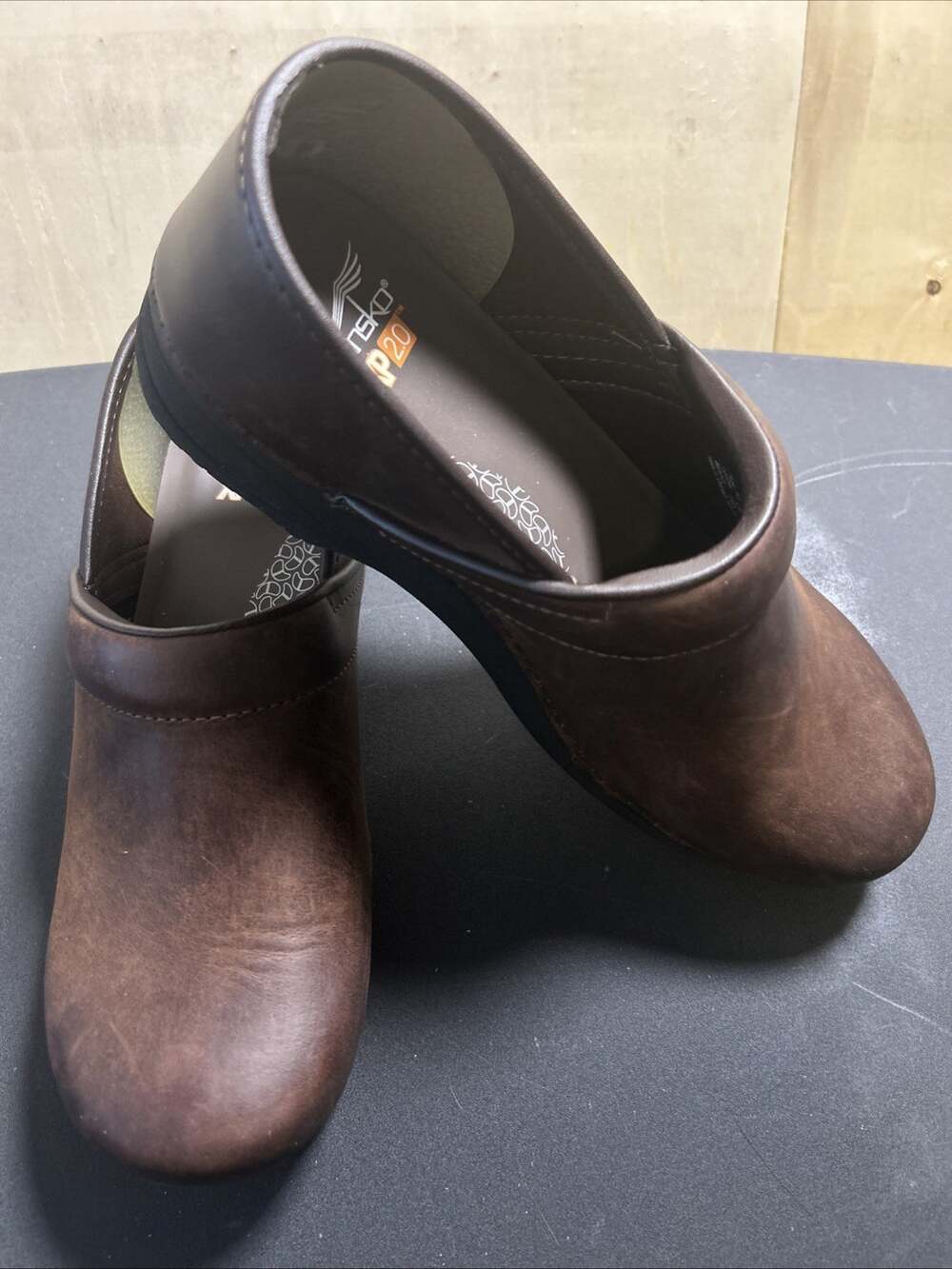 Dansko XP 2.0 Professional Men s Clogs Brown Oiled Leather Sz 43 US 9.5-10